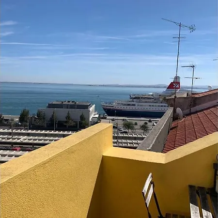 Sweet Home, Near Alfama